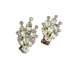 Albert Weiss Vintage Signed Clip on Earrings